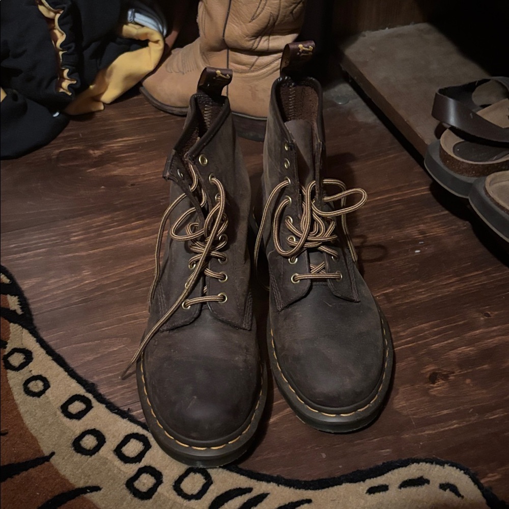 Crazy horse doc martens